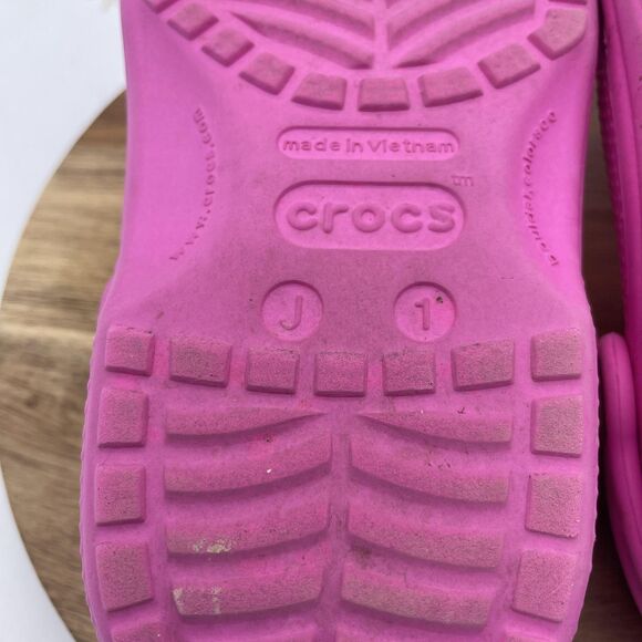Crocs Classic Clogs Girls J1 Pink Sandals Slip On Water Comfort Youth Shoes - Picture 7 of 10